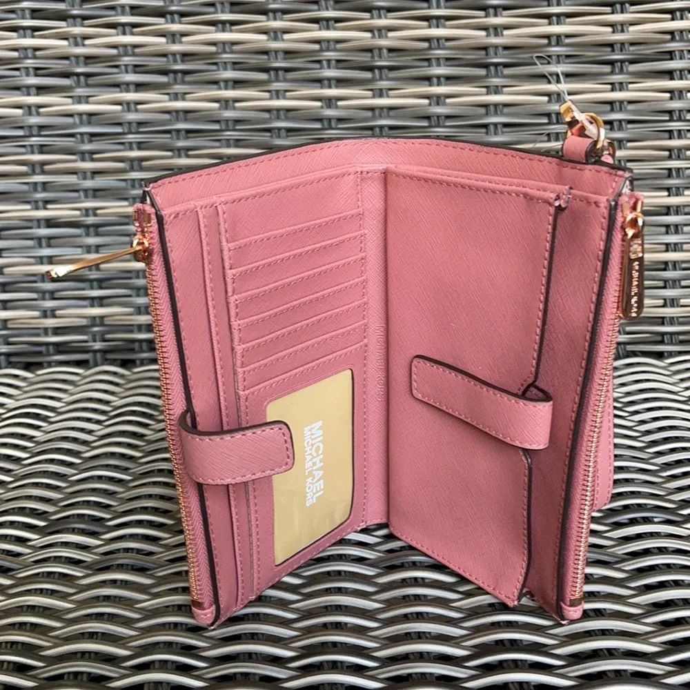 MICHAEL KORS LG DOUBLE ZIP WRISTLET